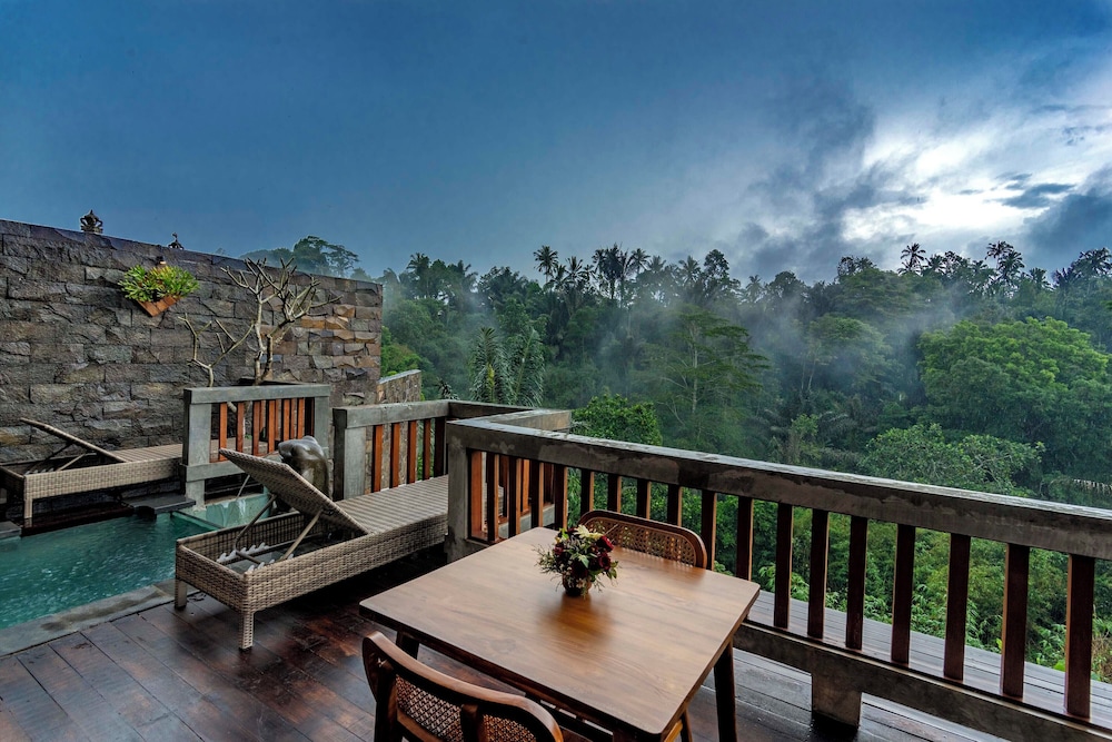 One Bedroom Suite Private Pool with Valley View