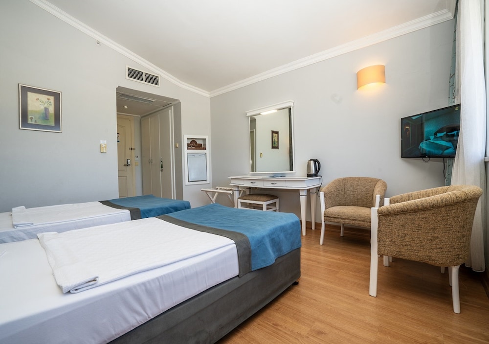 Economy Double Room photo 2