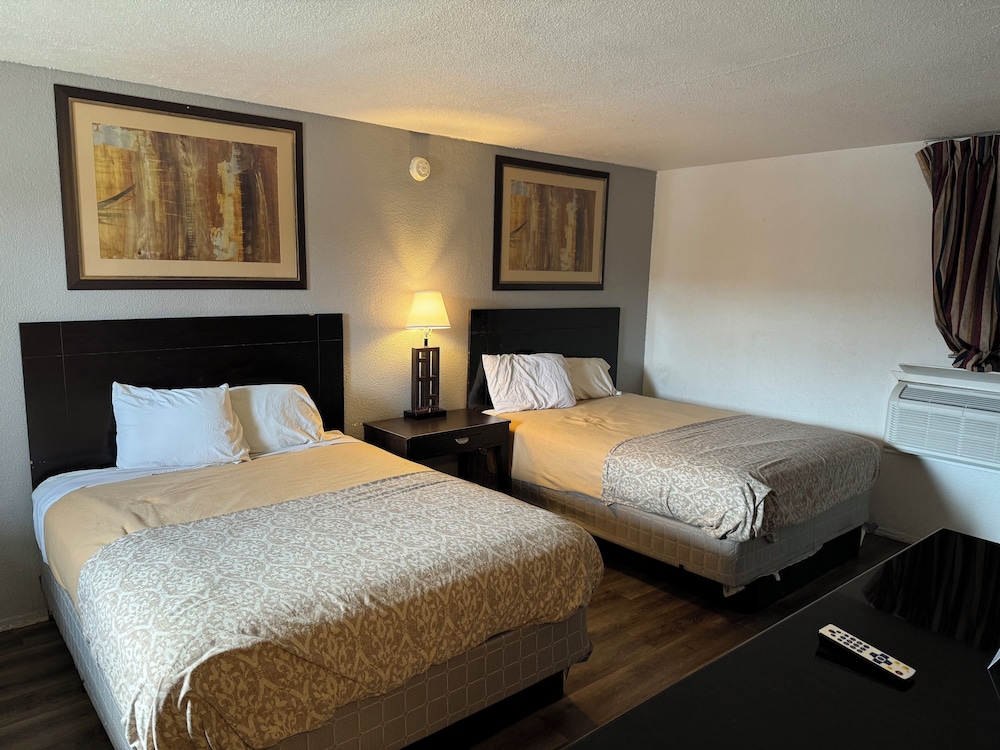 Double Queen Room photo 1