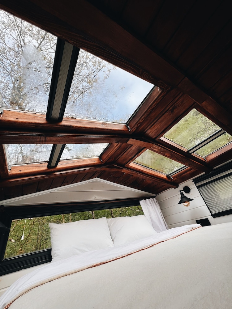 Comfort Cabin, 1 Double Bed, Mountain View, Garden Area photo 1