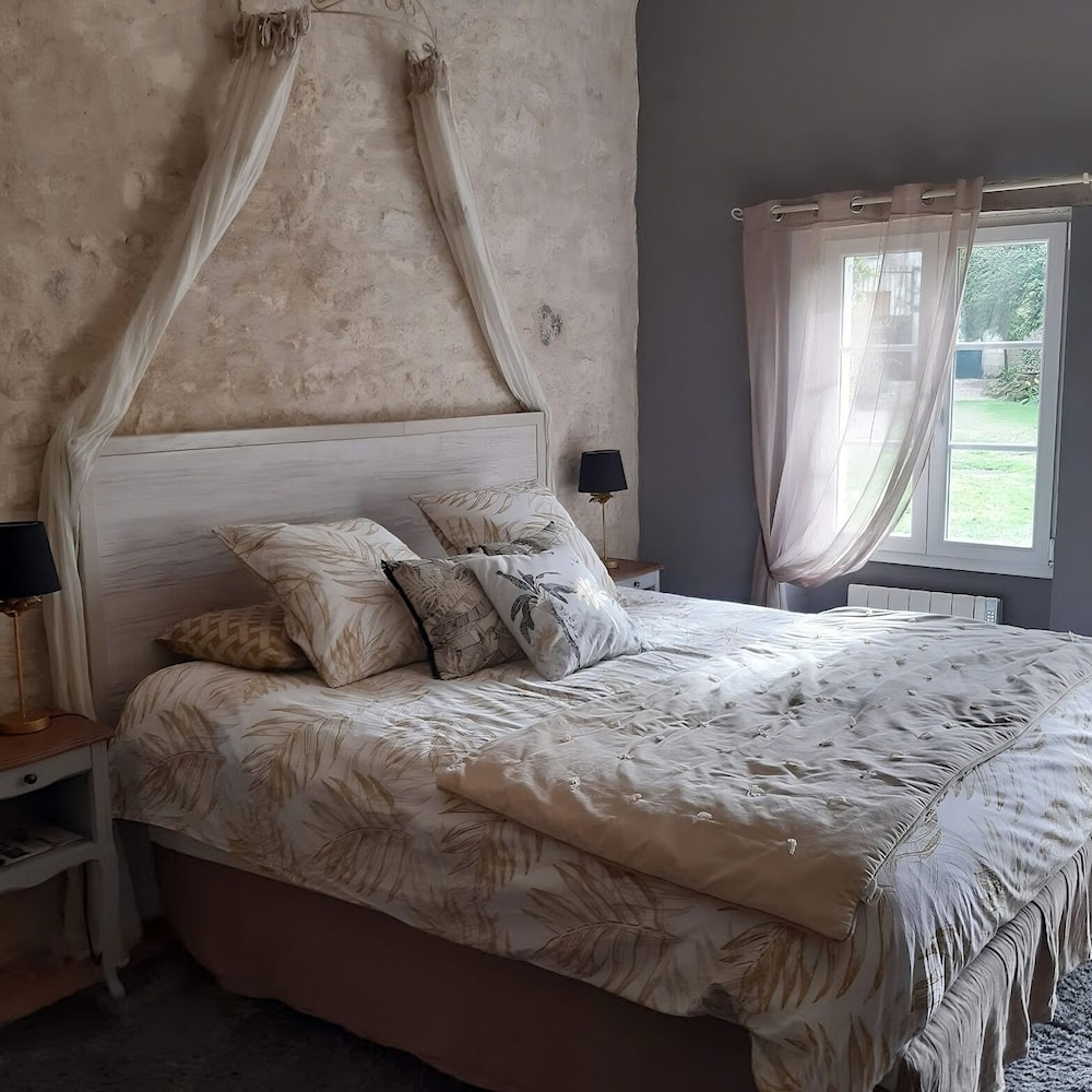 Superior Suite, Ensuite, Garden View (Charmante) photo 1