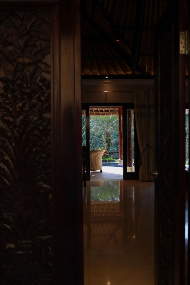 Elephant Pool Villa thumbnail 5