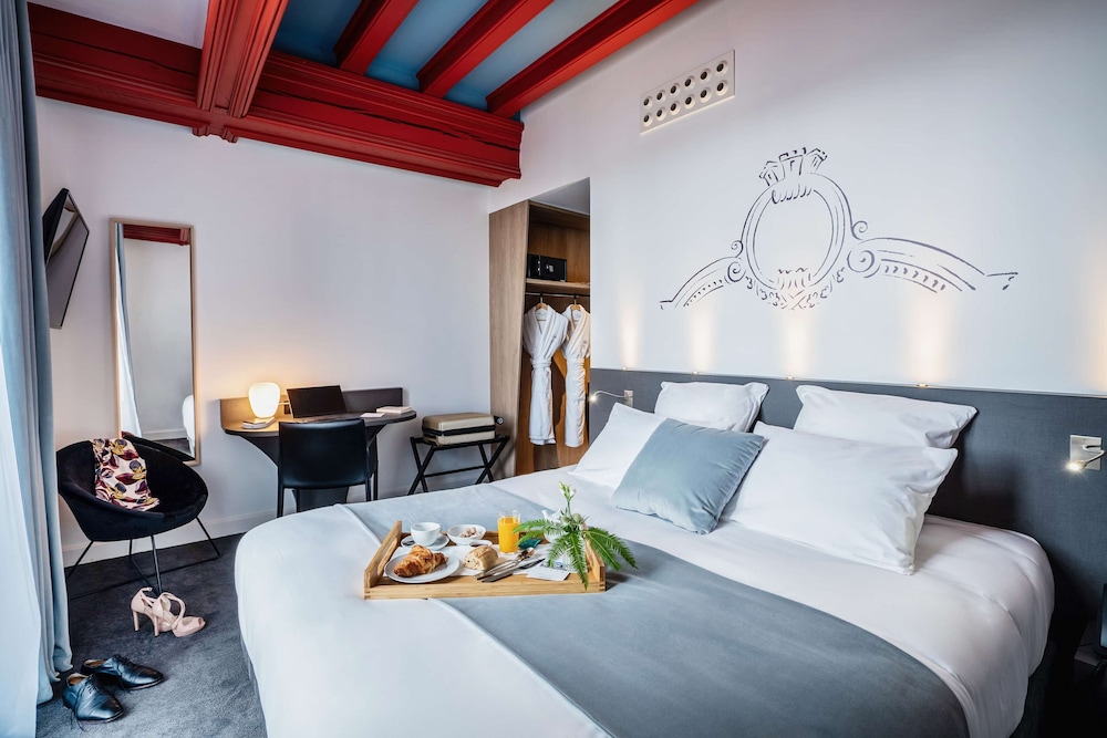 Superior Room, 1 King Bed, Non Smoking, Balcony
