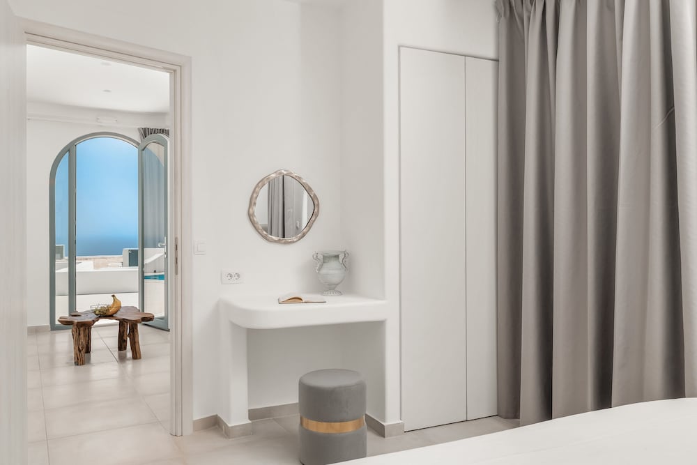 Villa two bedroom with private pool, interior hot tub & Sea View - Photo 11