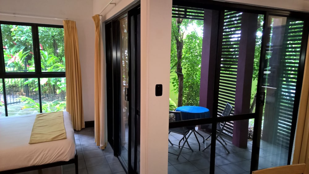 Studio Apartment photo 3