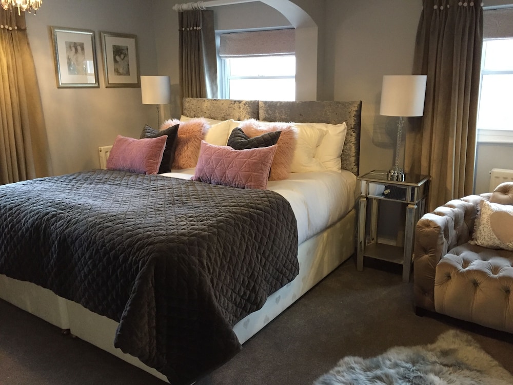 Luxury Double Room, 1 King Bed, City View (Priory View)