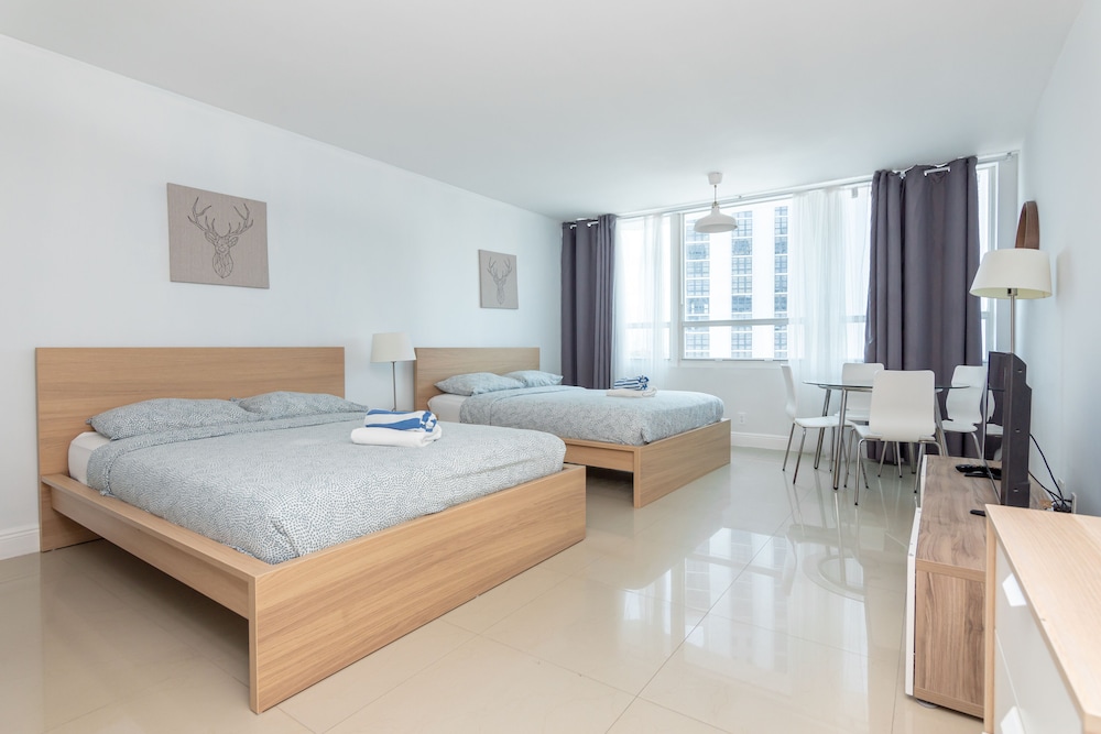 Junior Studio Suite