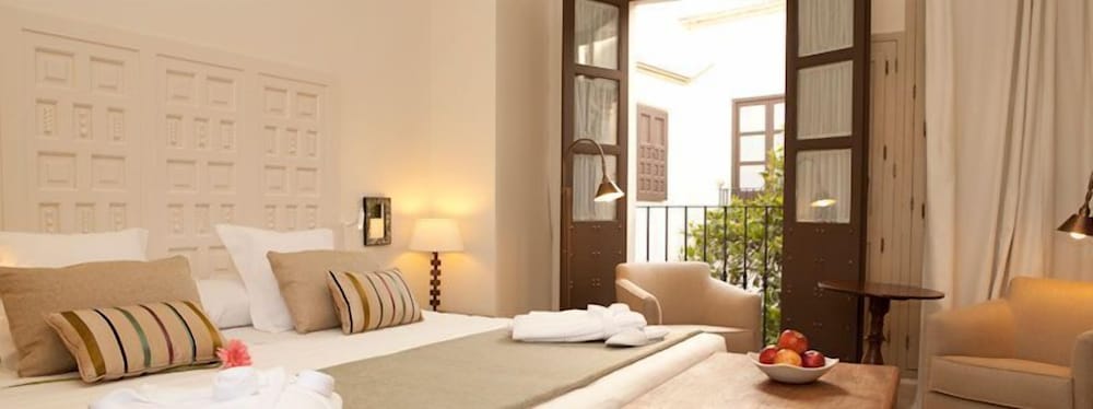 Junior Suite, 1 Queen Bed, Terrace - Photo 8
