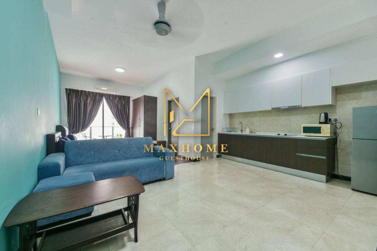 Studio Apartment with Sea View photo 1