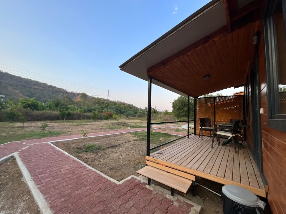 Superior Bungalow photo 3