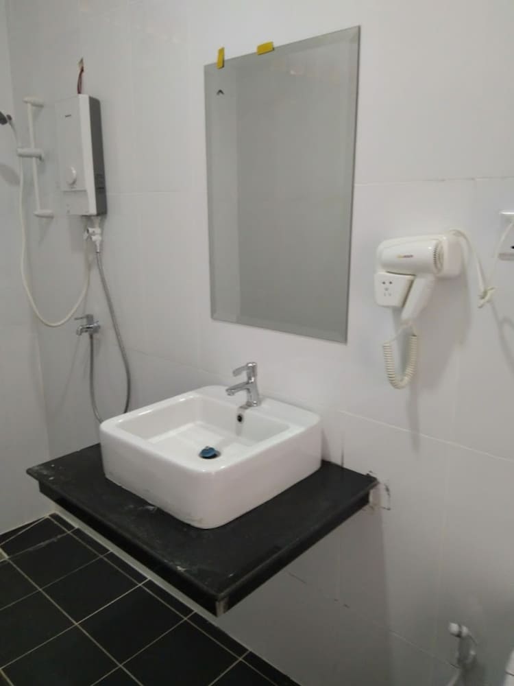 Standard Twin Room photo 2