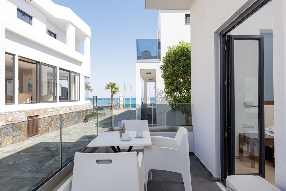 Grand Apartment, 1 Bedroom, Sea View - Photo 9