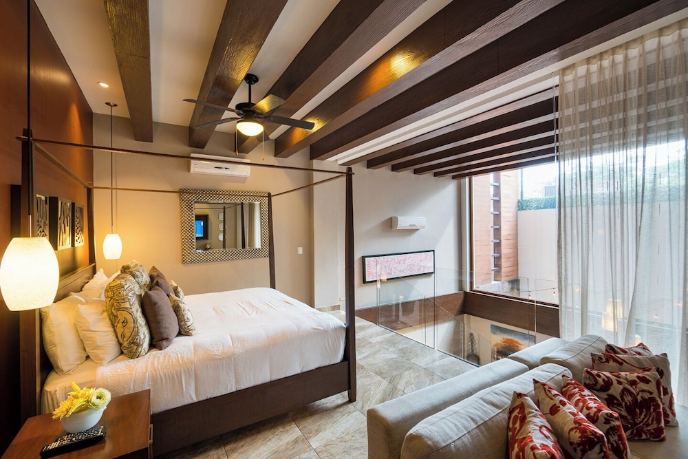 Deluxe Townhome, 2 Bedrooms, Mezzanine