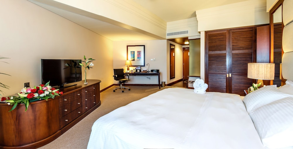 Premium Beachfront Chalet King Bed with Private Terrace photo 3