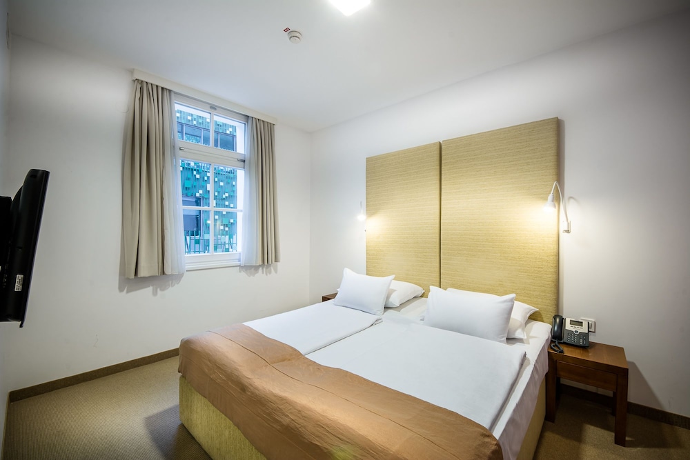 Twin or double room Zdraviliski dvor photo 3