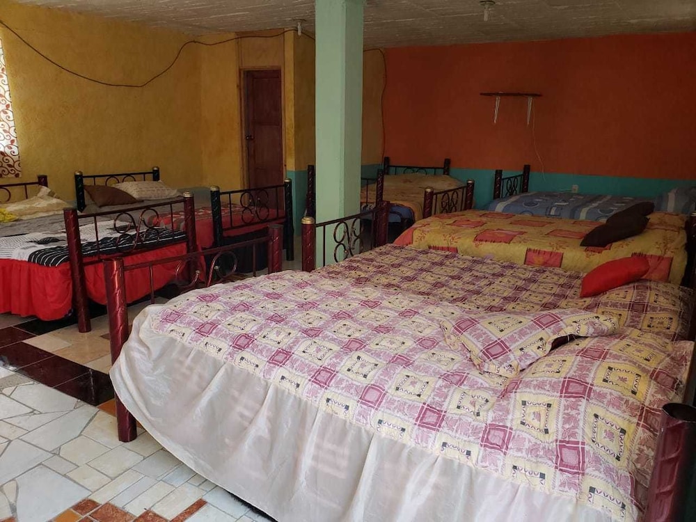 Grand Room, Multiple Beds