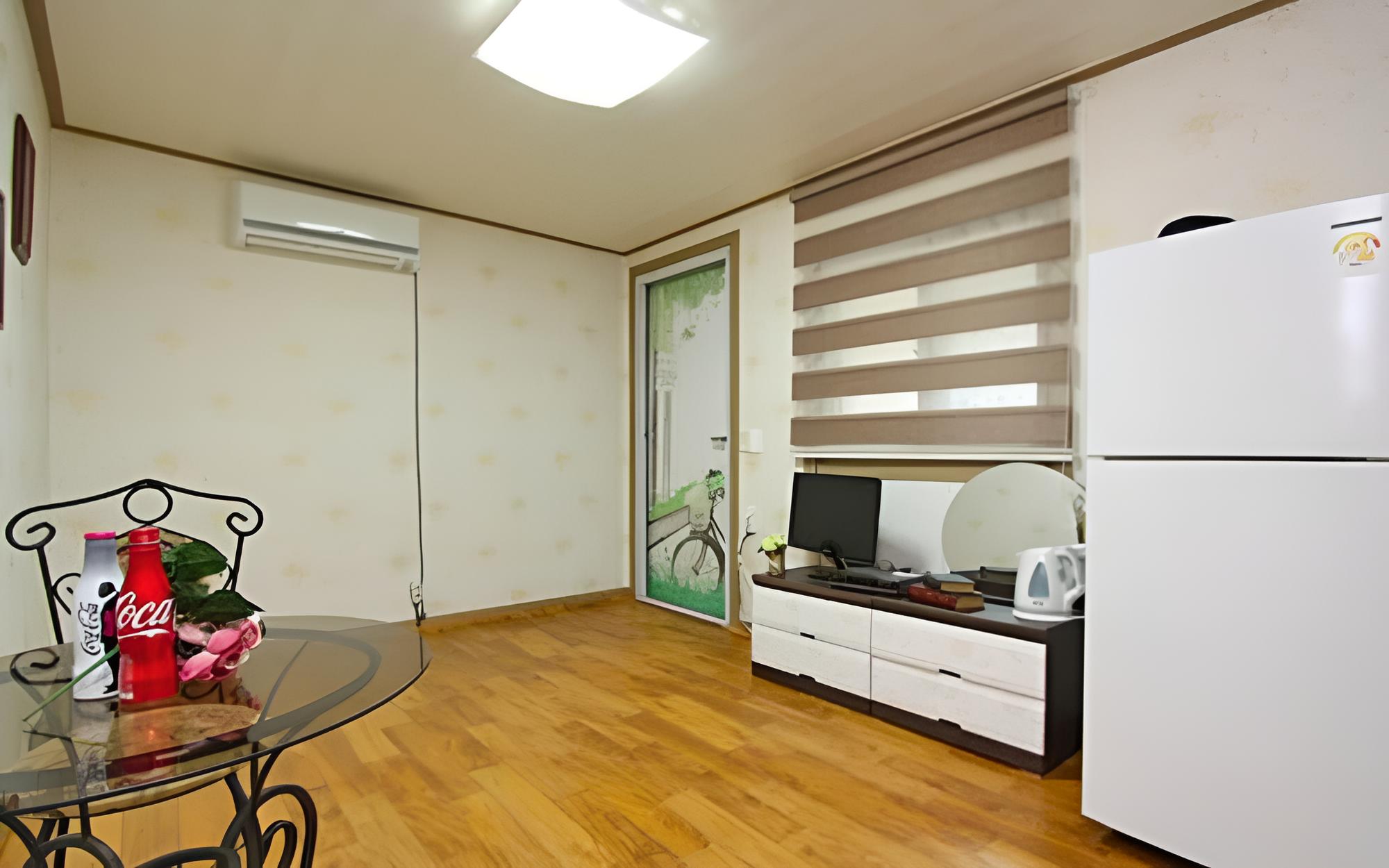 Room (Room 103 (separate building)-Reservat) - Photo 3