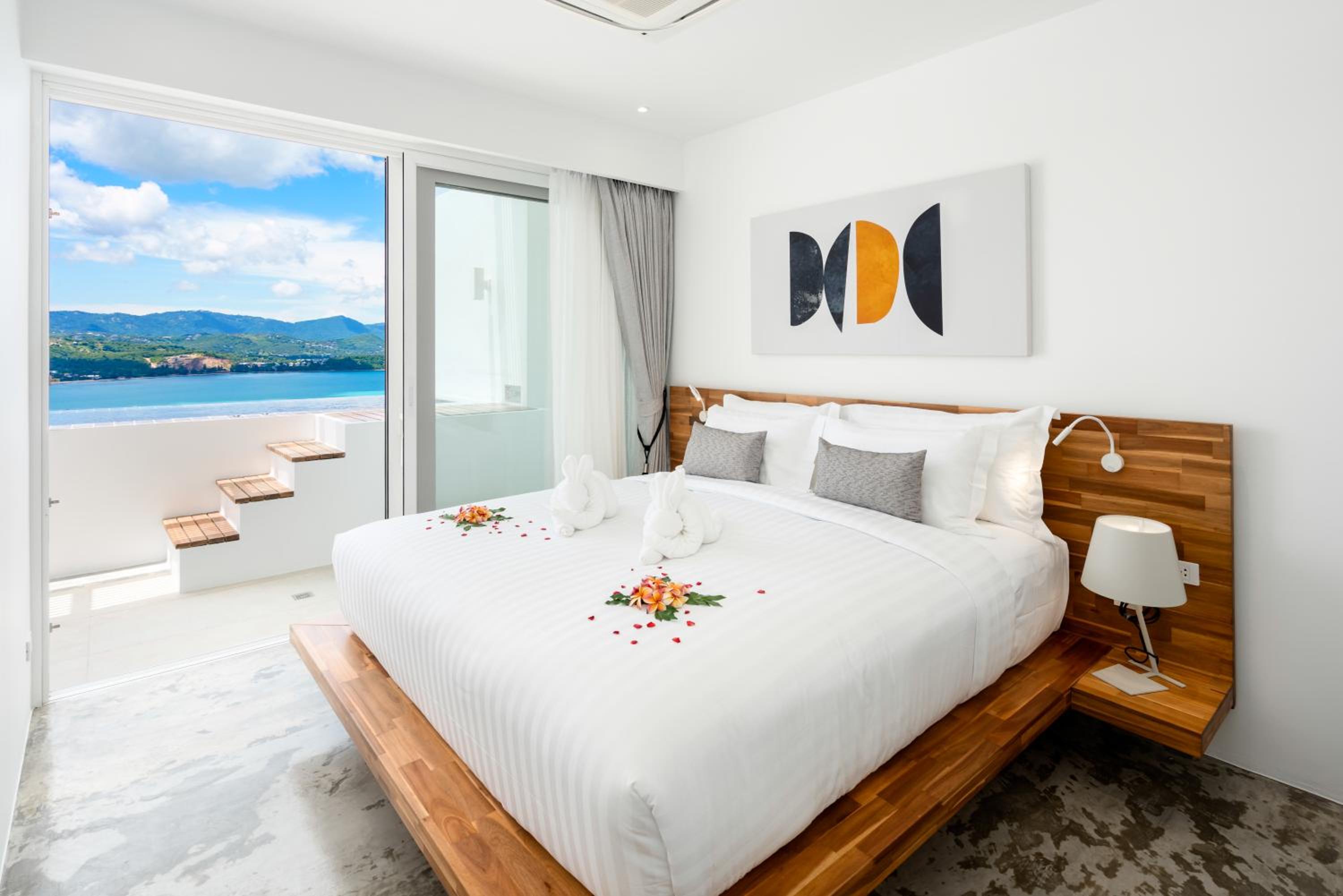 Junior Seaview Penthouse Suite