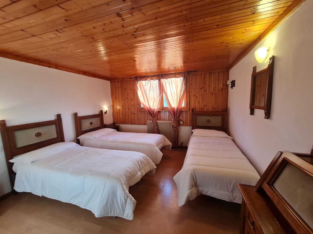 Basic Triple Room photo 1