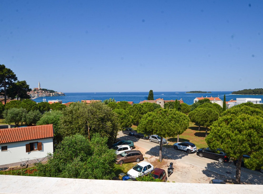 Apartment (Two Bedroom Apartment with Balcony)