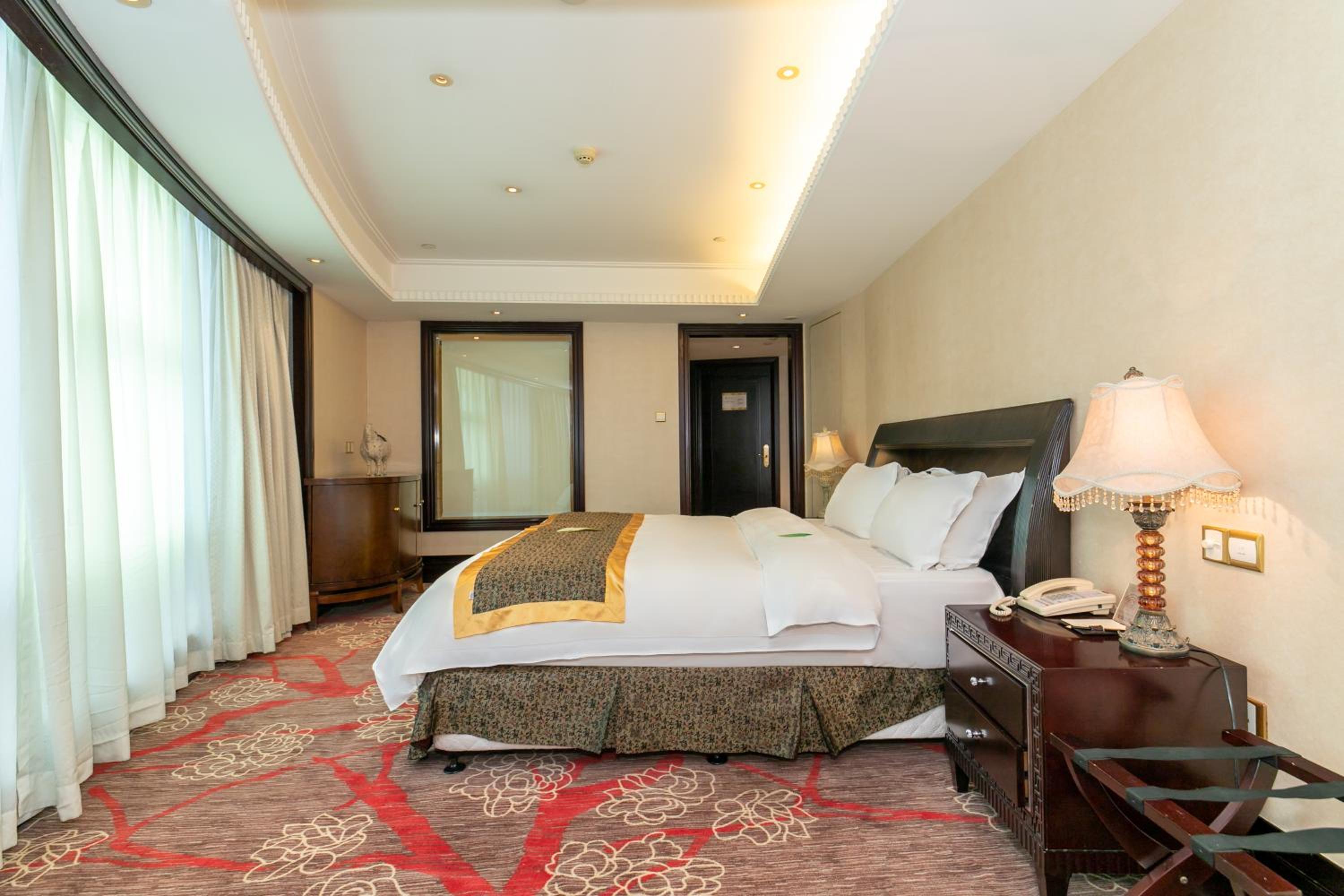 Executive Suite photo 2