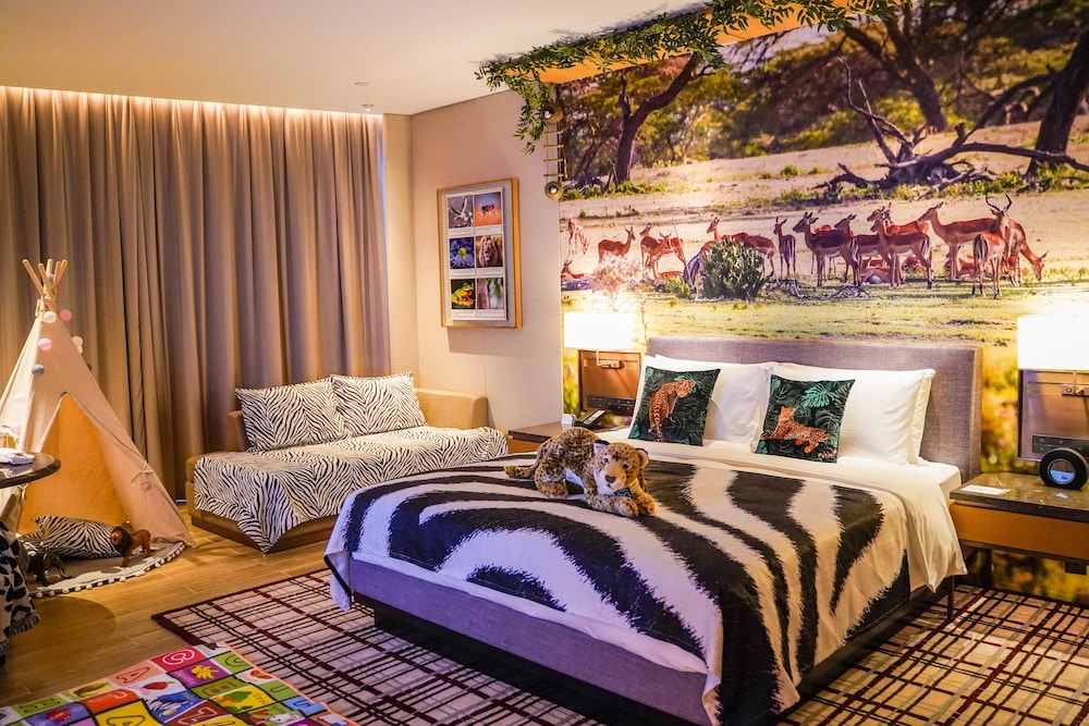 Deluxe Room, 1 King Bed (Family Theme)