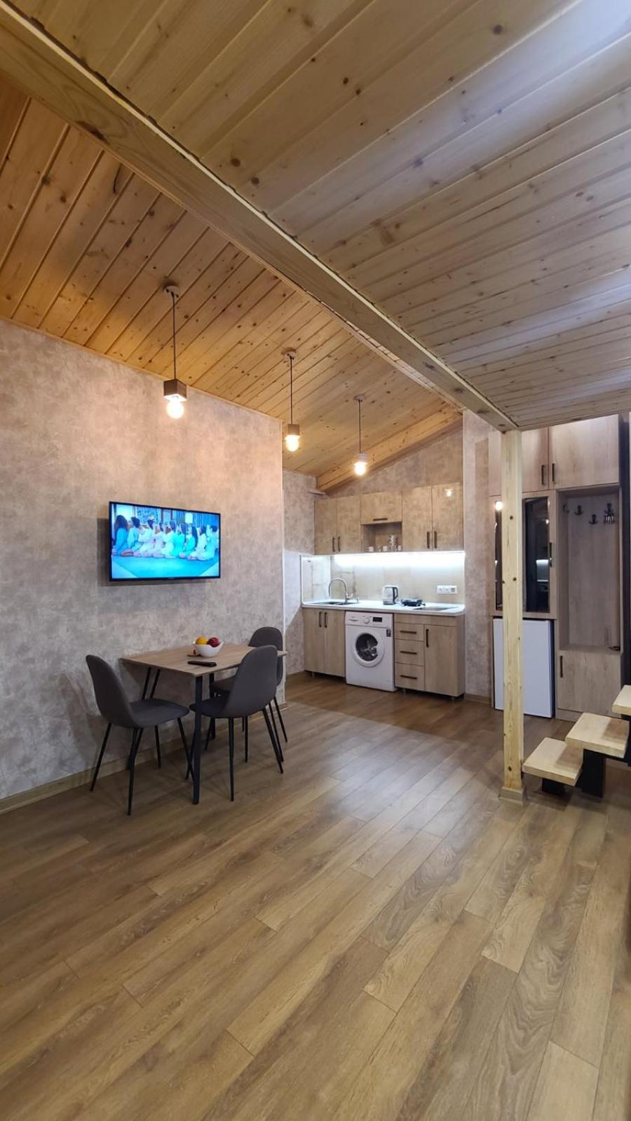 Two-Bedroom Apartment with Mountain View photo 3