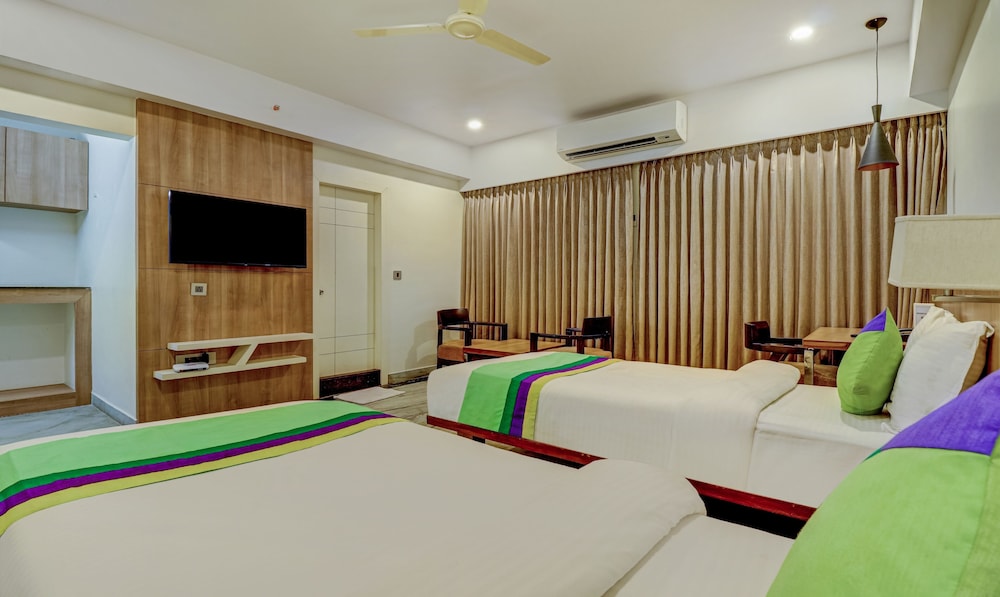 Deluxe Room - Photo 8