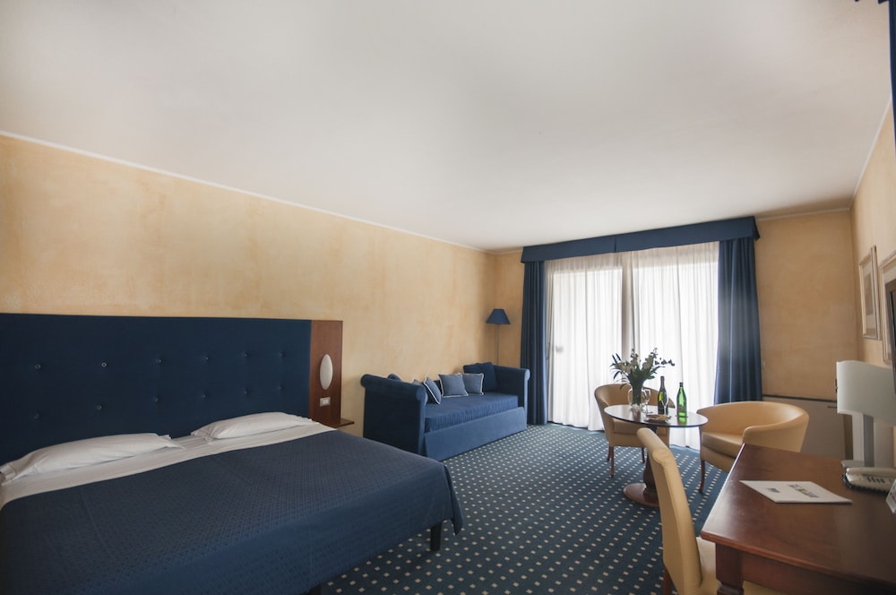 Standard Triple Room - Photo 3