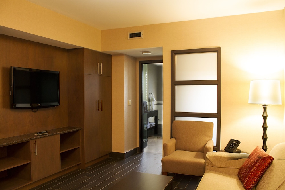 Suite, 1 Bedroom thumbnail 5