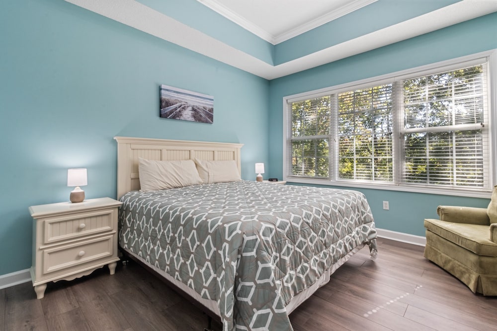 Condo, 2 Bedrooms