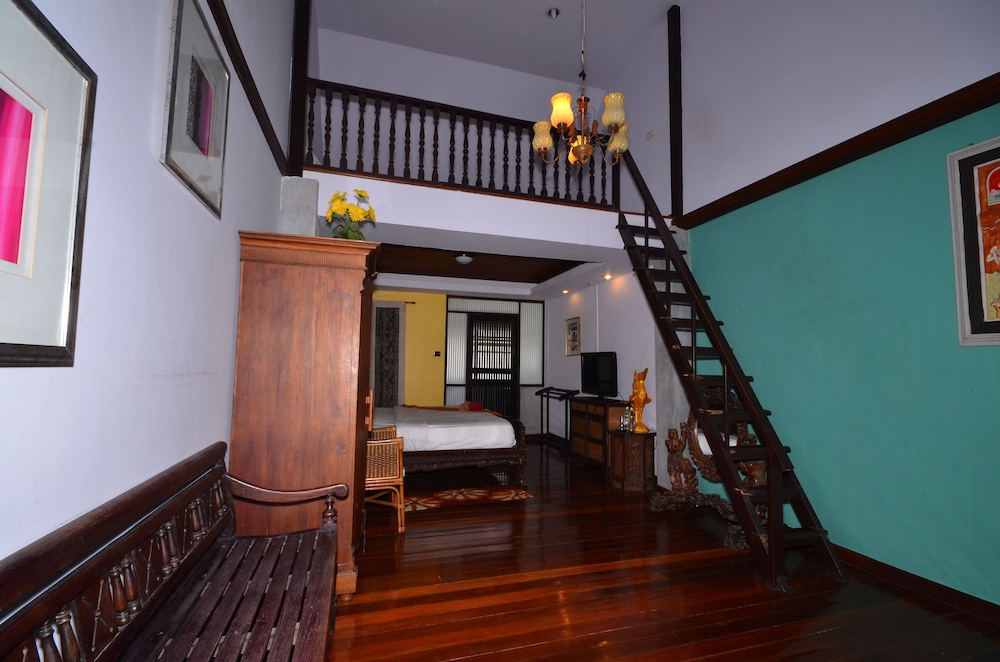 Family Room (Deluxe) photo 2