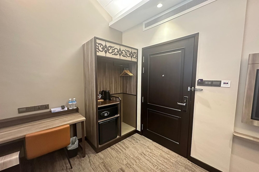 Premier Twin Room photo 3