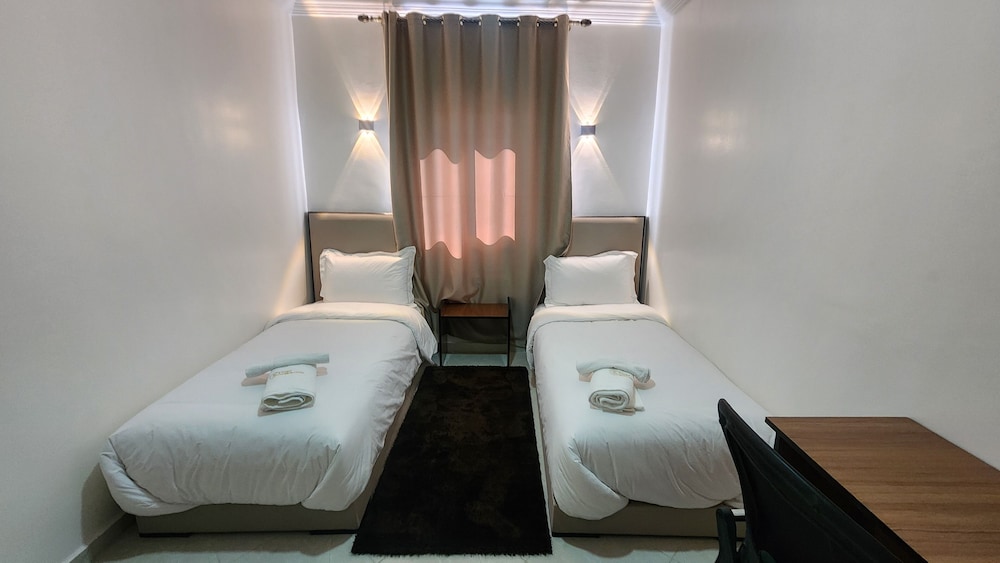 Basic Double or Twin Room, Non Smoking, City View photo 3