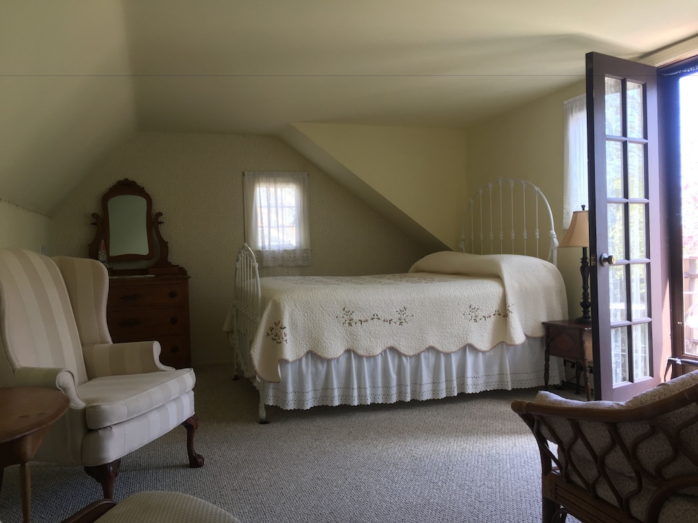 Rosebud Room