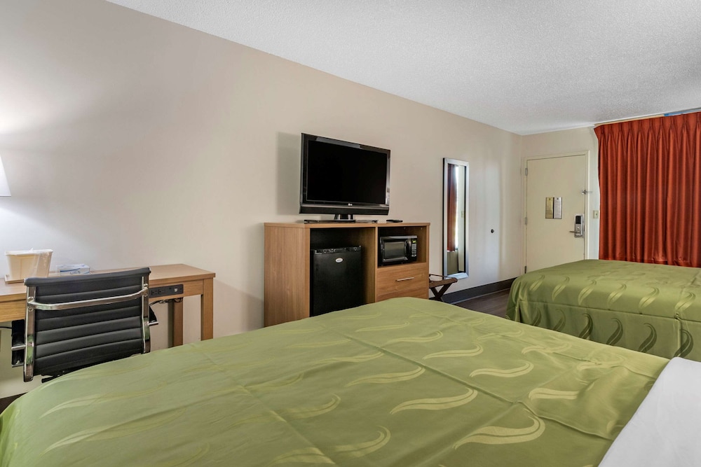 Room, Multiple Beds, Non Smoking - Photo 4