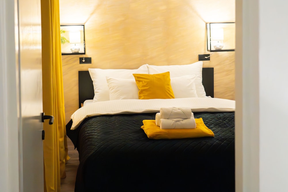 Family Triple Room, 2 Bedrooms, Private Bathroom