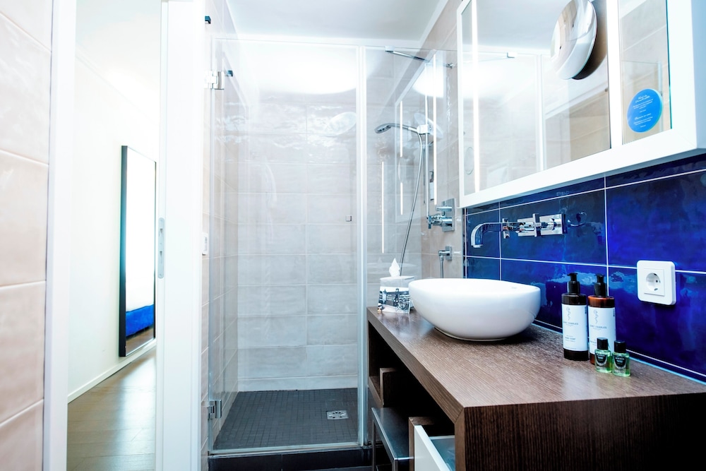 Small Double Room - Photo 15