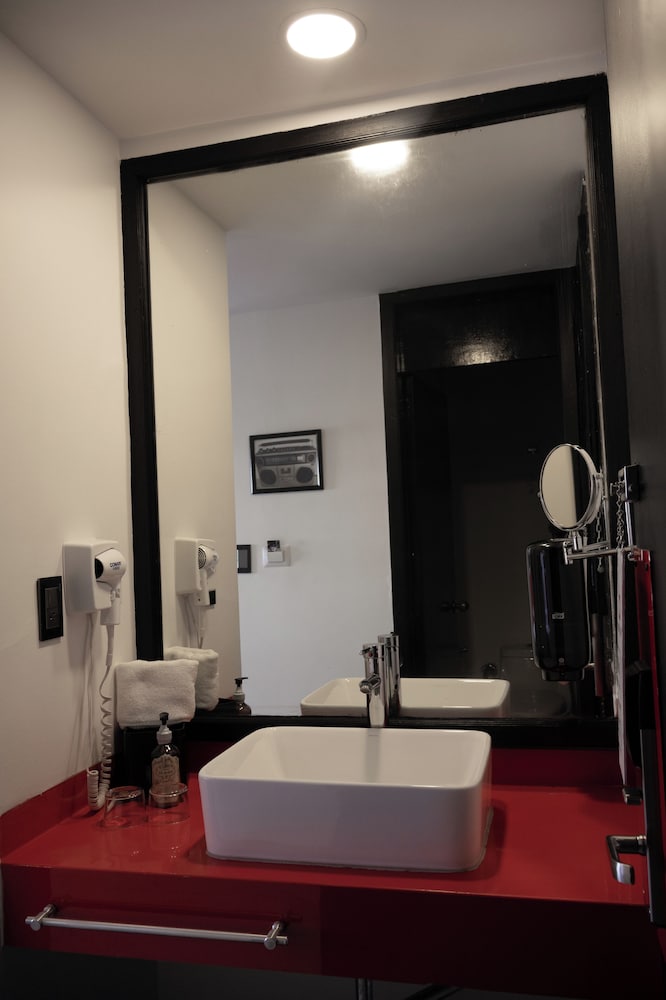 Executive Room, 1 King Bed - Photo 5