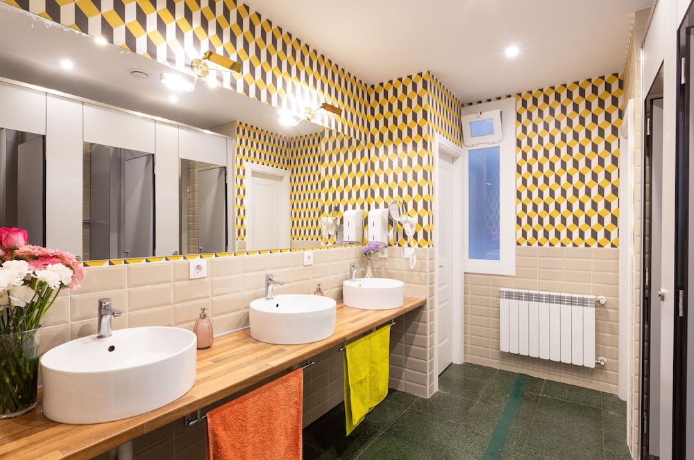 Single Room, Shared Bathroom photo 2