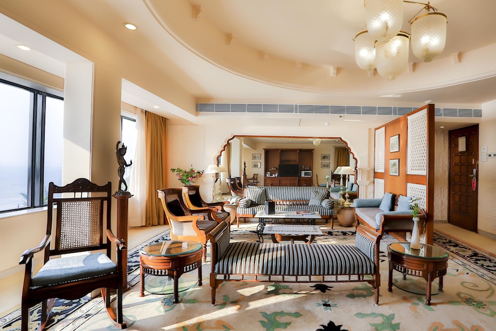Luxury Suite, Ocean View, Beachside thumbnail 5