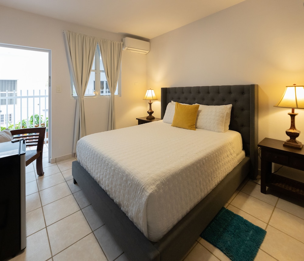 Economy Room