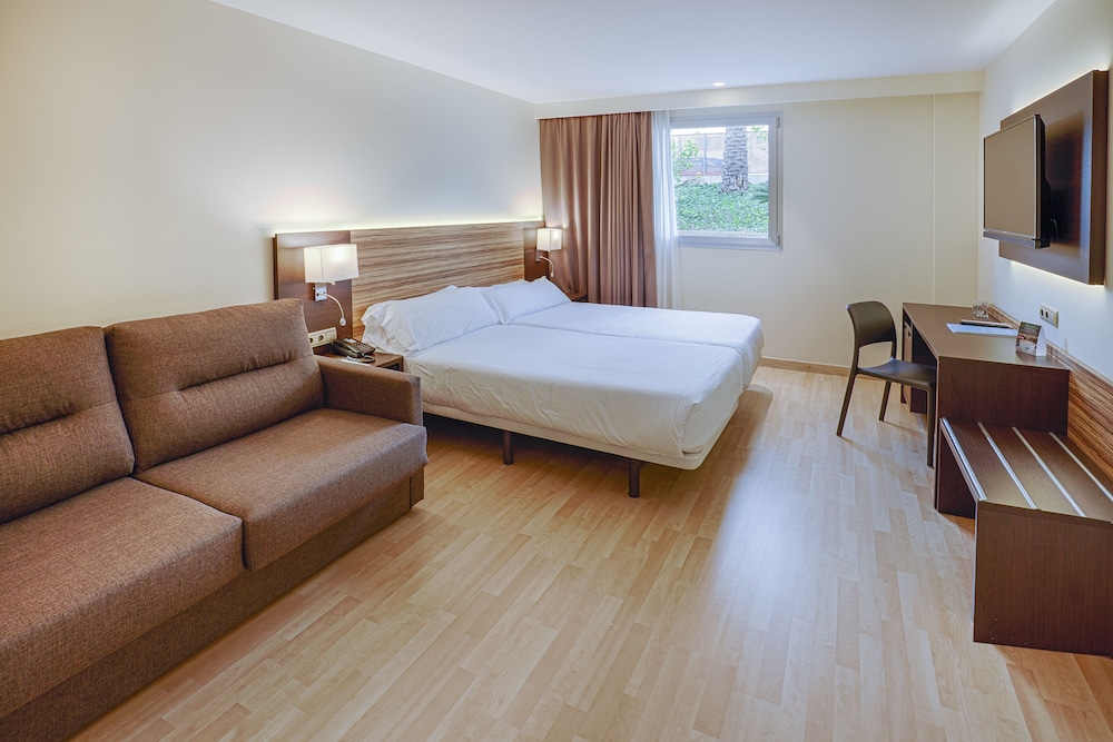 Double Room Double Room
