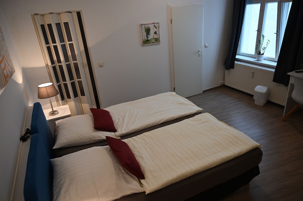 Double Room - Photo 2