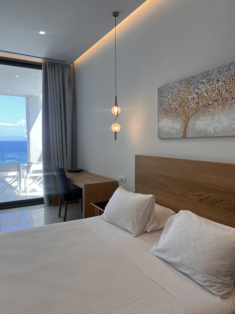 Deluxe Suite - Photo 3