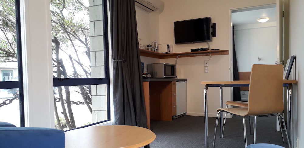 Standard Apartment, 1 Bedroom, Ground Floor photo 3
