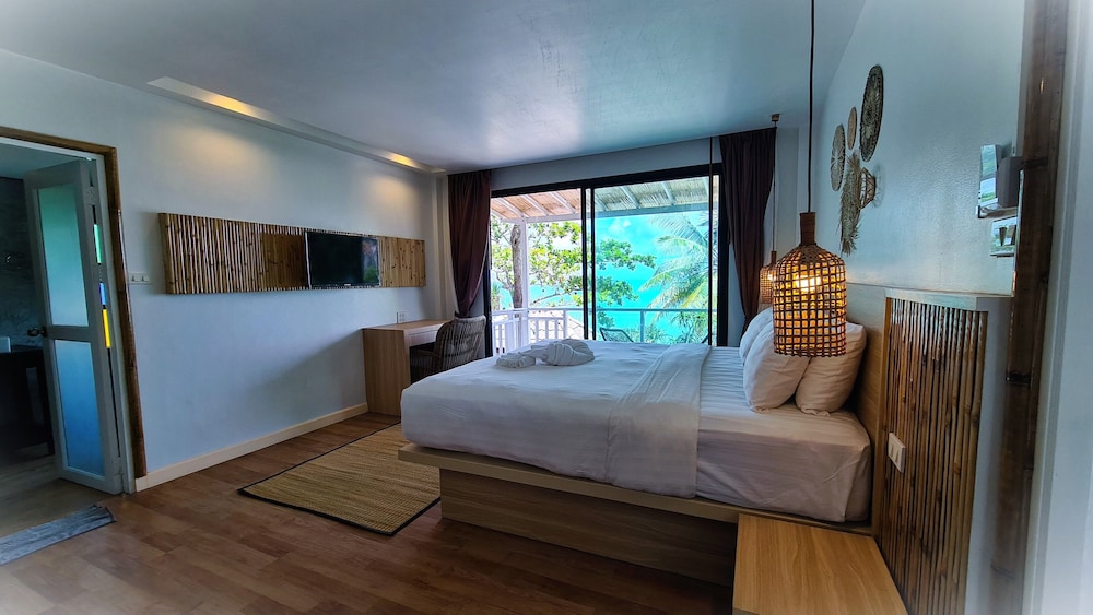 Exclusive Villa, 1 King Bed, Ocean View - Photo 3