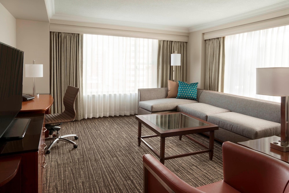 Suite, 1 Bedroom thumbnail 5