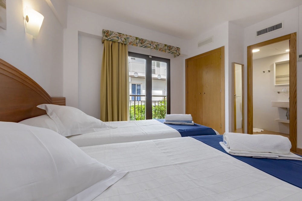 Superior Triple Room photo 3