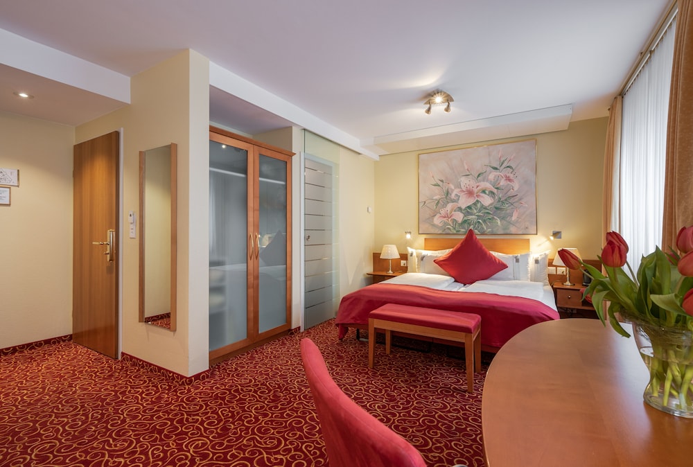 Superior Twin Room, 2 Twin Beds - Photo 1